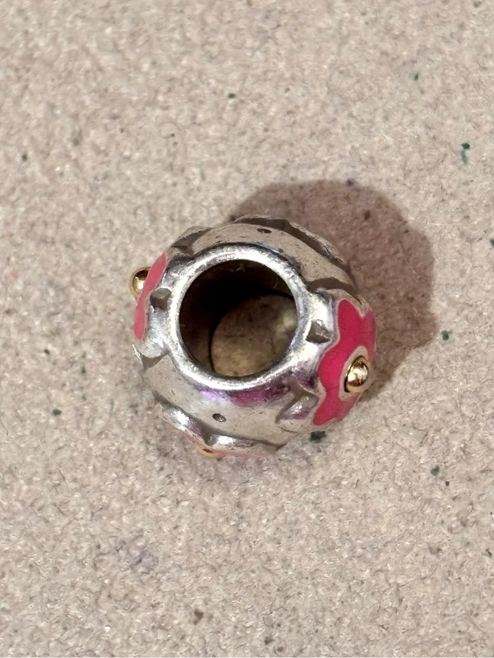 Brighton Daisy bead in bright Pink Big  enameled flowers on Silver Retired